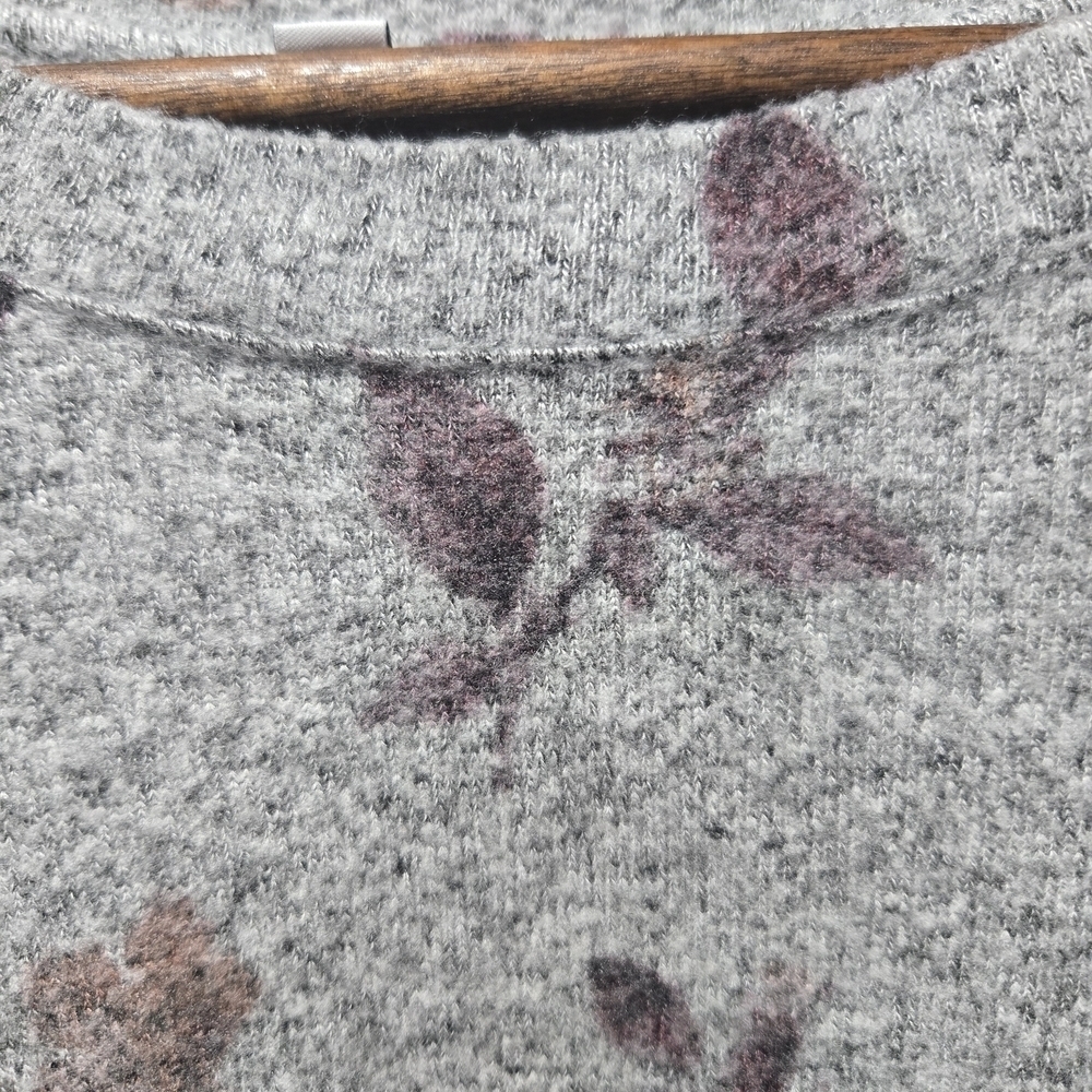 Reitmans Gray Floral Crew Neck Sweater Soft Casual Office Pink Purple Size Large - Picture 6 of 8